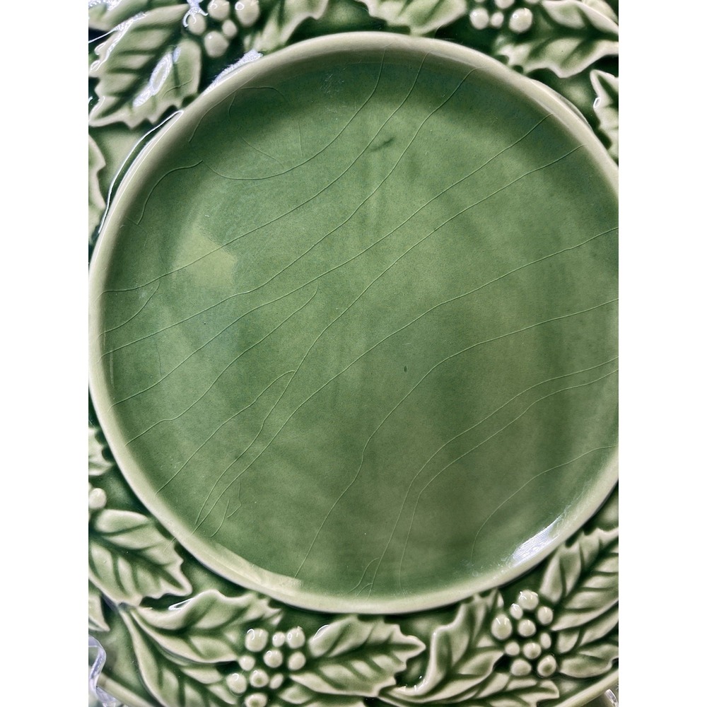 (2) Bordallo Pinhiero Green Christmas Holly Salad Plate 8" Leaves Border - Picture 2 of 8